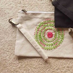 Handheld Purse white w. embroidery